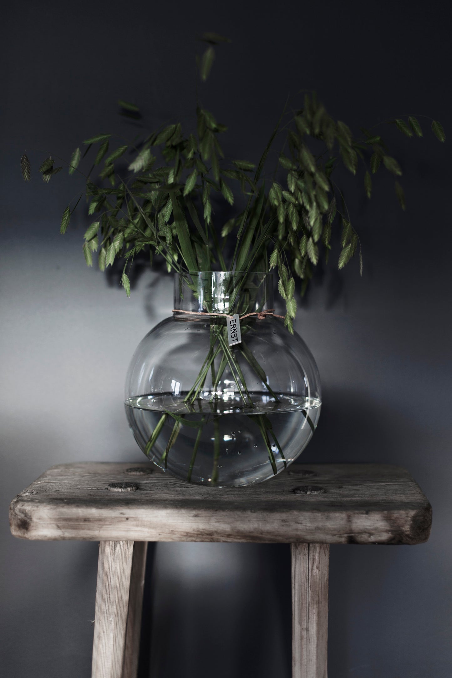 Glasvase mit Lederband, m, ERNST